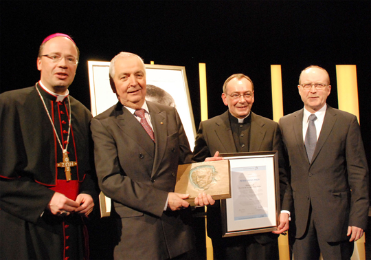 Professor Dr. Klaus Töpfer mit dem Peter-Wust-Preis 2011 ausgezeichnet